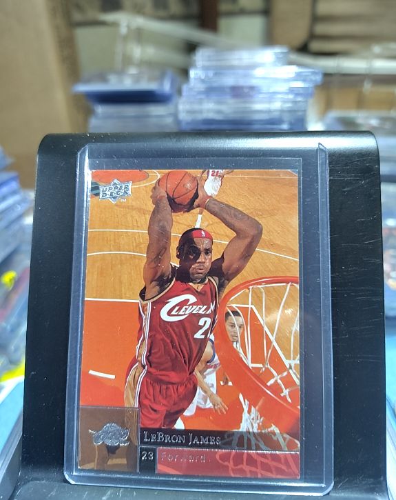 2009-10 Upper Deck #28 LeBron James — front