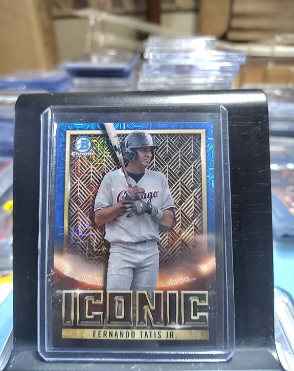 2023 Bowman Chrome #BI-3 Fernando Tatis Jr. Bowman Iconic Mojo Refractor — front