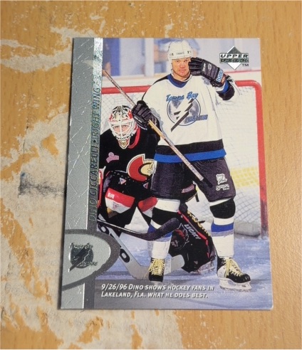 1994-95 Upper Deck #420 Dino Ciccarelli — front