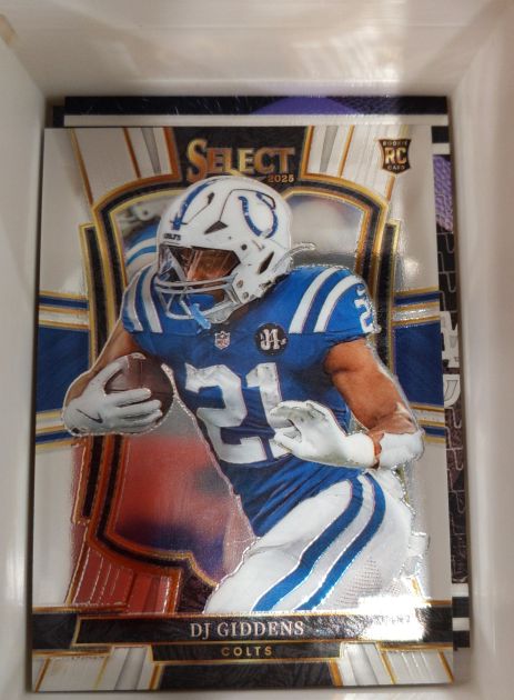 2025 Panini Select Premier Level #131 DJ Giddens — front