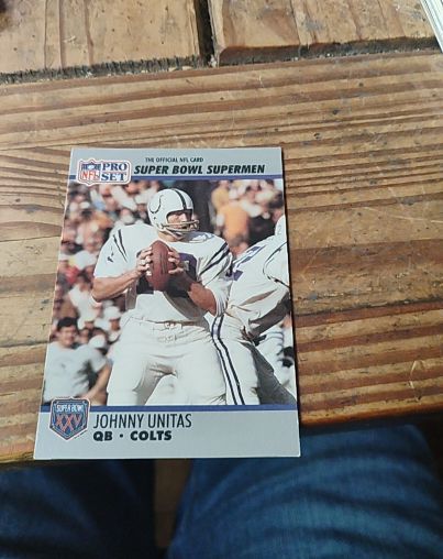 1990 Pro Set #134 Johnny Unitas — front