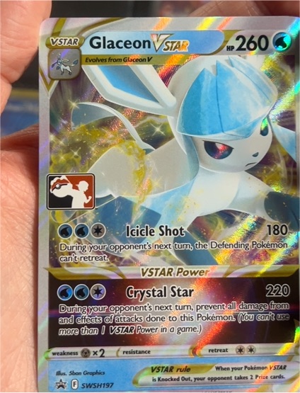 Pokémon TCG SWSH197 Glaceon VSTAR — front