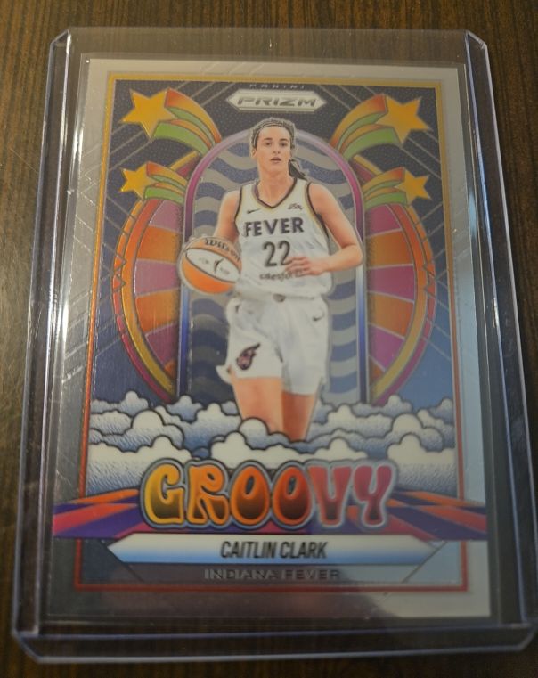 2025 Panini Prizm WNBA #10 Groovy Insert Caitlin Clark Indiana Fever — front