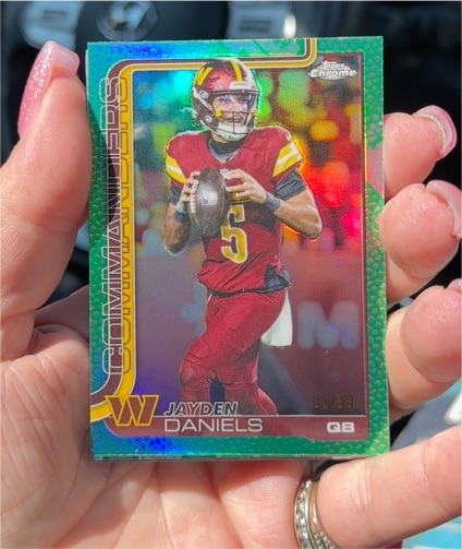 2025 Topps Chrome #295 Jayden Daniels — front