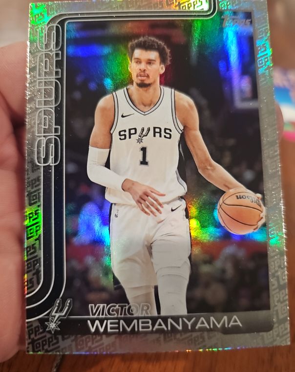 2025-26 Topps #195 Victor Wembanyama — front