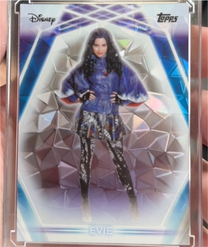2026 Topps Disney Neon #157 Evie — front