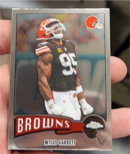 2025 Topps Chrome #1975-8 Myles Garrett — front