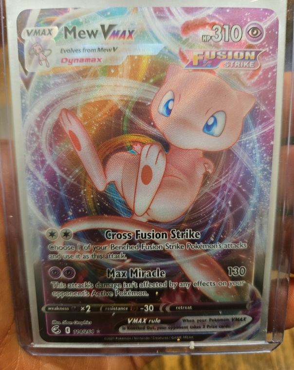 2021 Pokémon Fusion Strike #114 Mew VMAX — front