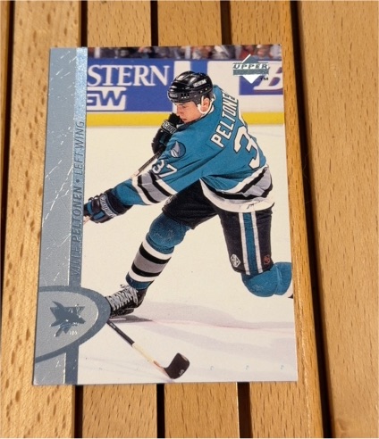 1996-97 Upper Deck #335 Ville Peltonen — front