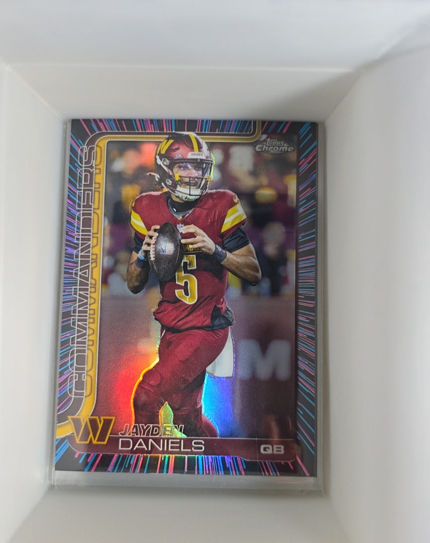 2025 Topps Chrome #295 Jayden Daniels — front