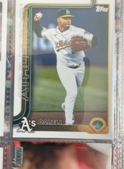 2025 Topps Series 2 #695 Darell Hernaiz — front