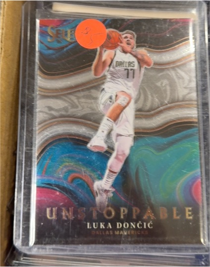 2021-22 Panini Select #1 Luka Dončić Unstoppable Silver — front