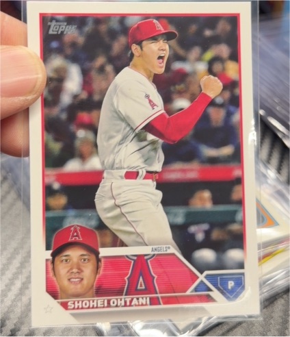 2023 Topps #17 Shohei Ohtani — front