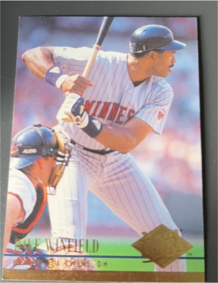 1994 Fleer Ultra #92 Dave Winfield — front