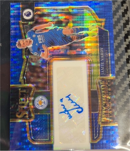 2022-23 Panini Select Pitchside Signatures Blue Pulsar #PS-JV Jamie Vardy — front