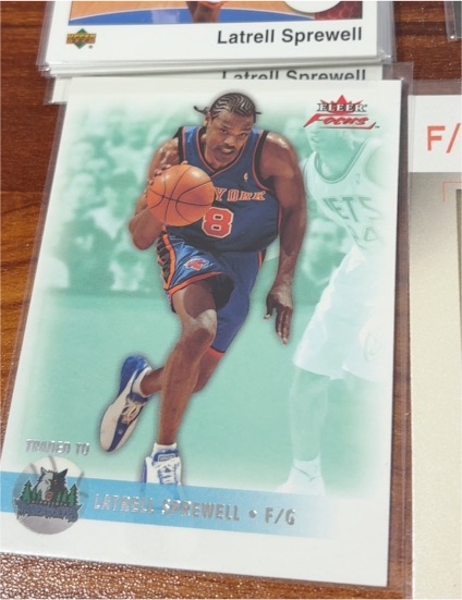 1999 Fleer Focus #16 Latrell Sprewell — front