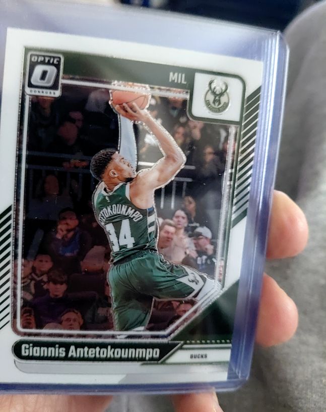 2024-25 Panini Donruss Optic #176 Giannis Antetokounmpo — front
