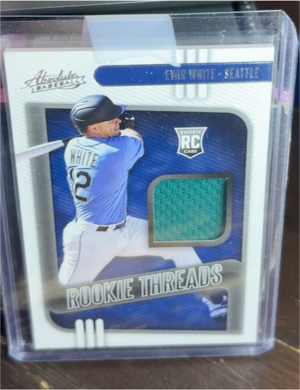 2021 Panini Absolute Rookie Threads #RT-EW Evan White — front