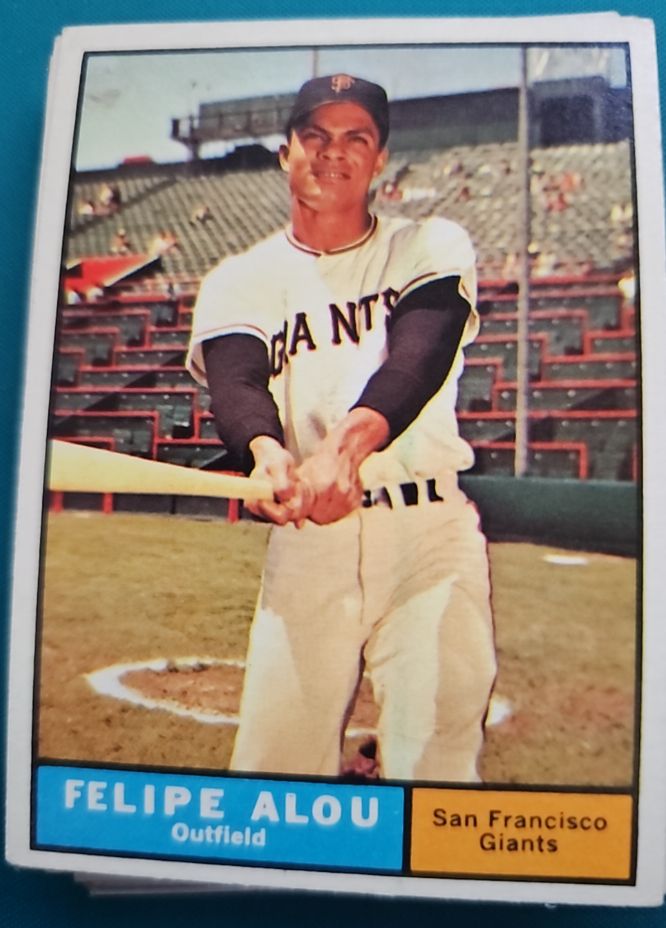 1961 Topps #565 Felipe Alou — front
