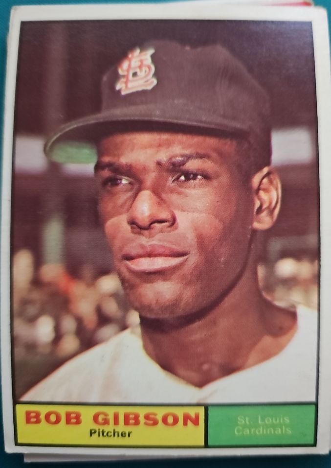 1961 Topps #211 Bob Gibson — front