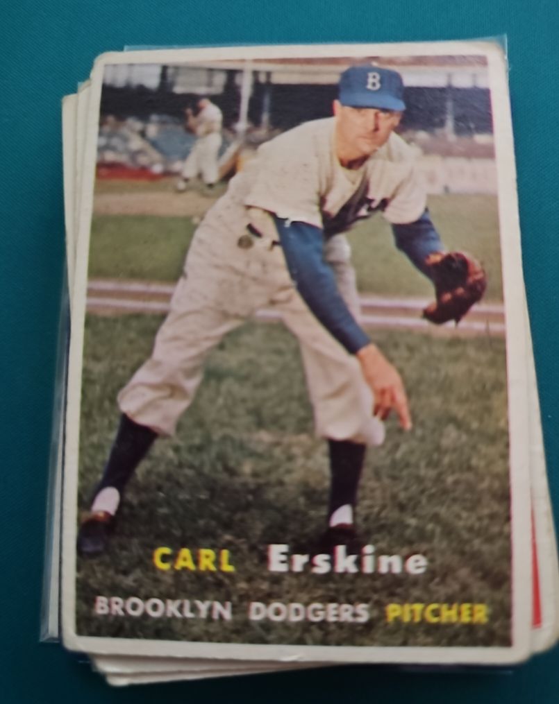 1957 Topps #252 Carl Erskine — front