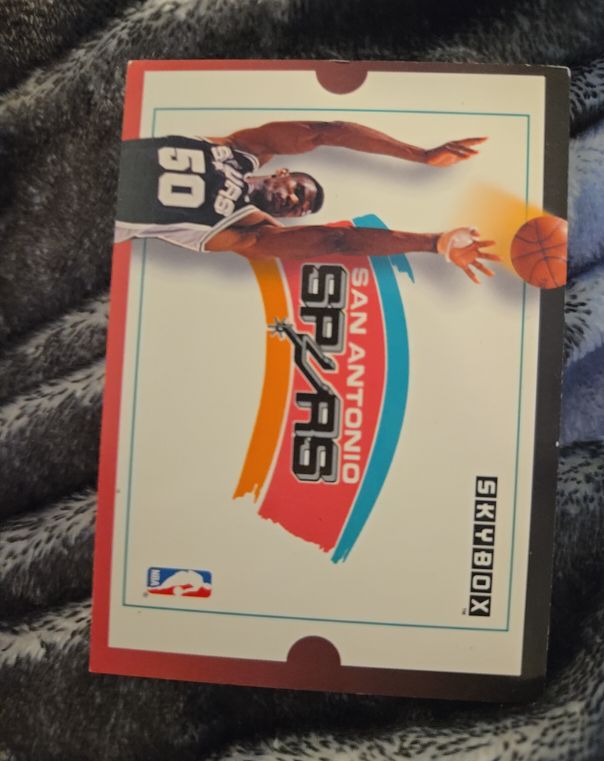1992-93 SkyBox #305 David Robinson — front