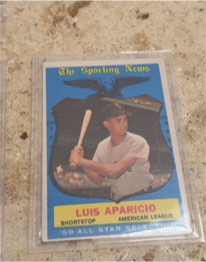 1959 Topps #560 Luis Aparicio — front