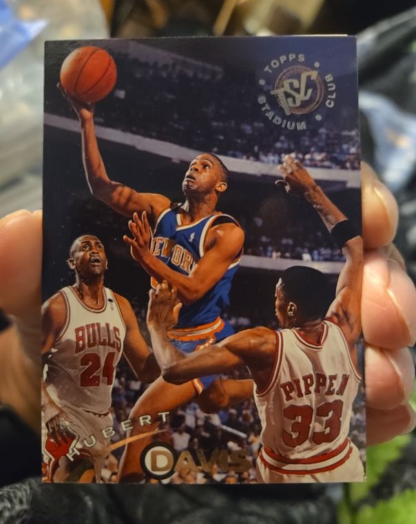 1994-95 Topps Stadium Club #6 Hubert Davis — front