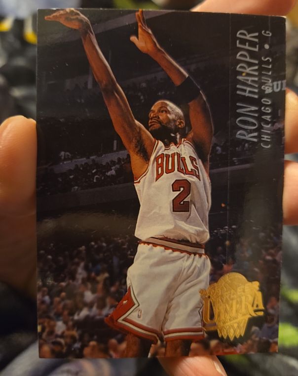 1994-95 Fleer Ultra #218 Ron Harper — front