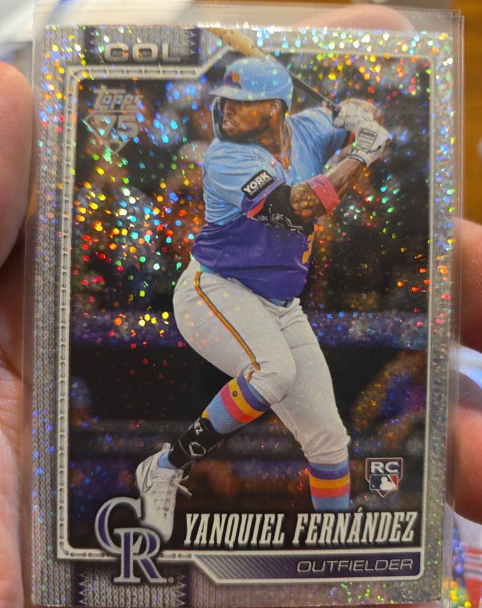 2026 Topps #116 Yanquiel Fernández — front
