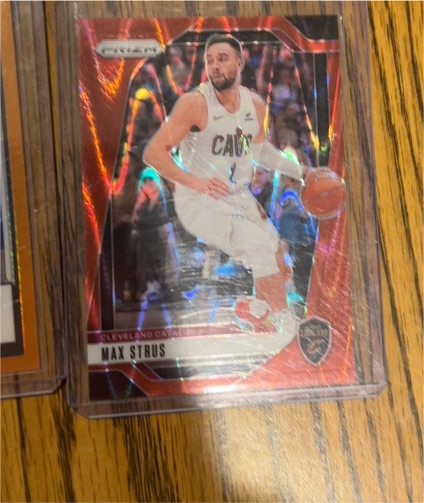 2024-25 Panini Prizm #27 Max Strus — front