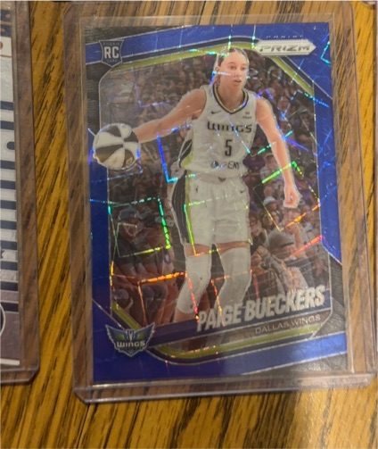 2025 Panini Prizm #5 Paige Bueckers — front