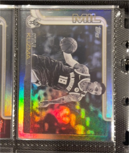 2025-26 Topps #56 Kyle Kuzma Blackout — front