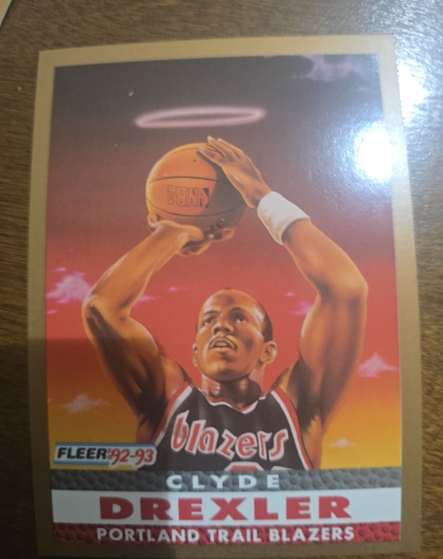 1992-93 Fleer #250 Clyde Drexler — front