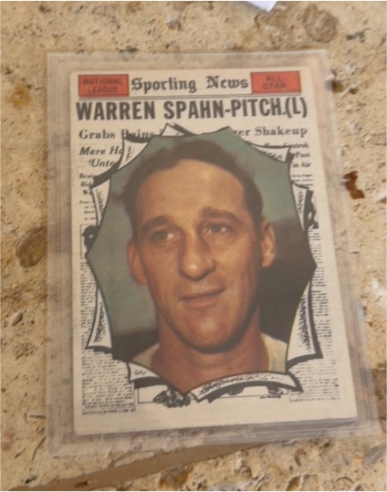1961 Topps #589 Warren Spahn — front