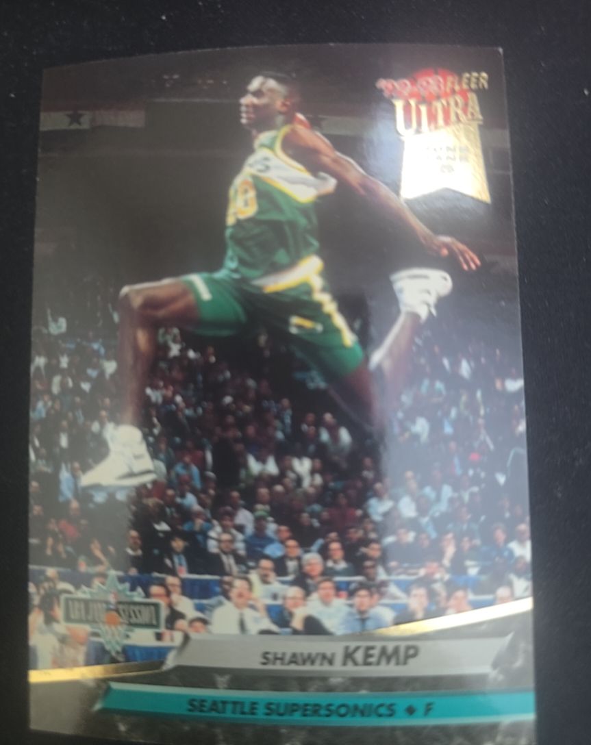 1992-93 Fleer Ultra #205 Shawn Kemp — front
