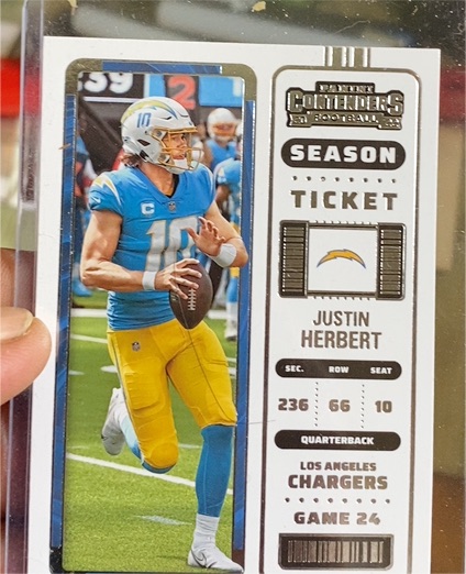 2022 Panini Contenders Season Ticket #72 Justin Herbert — front