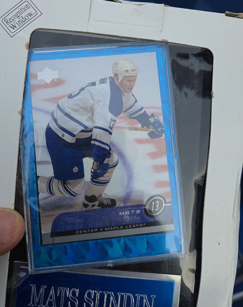 2004 McFarlane NHL SportsPicks Series 9 #13 Mats Sundin — front