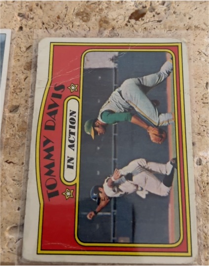 1972 Topps #42 Tommy Davis In Action — front