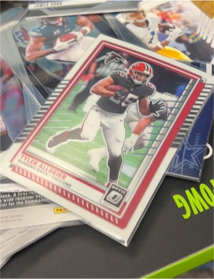 2025 Donruss Optic #33 Tyler Allgeier — front