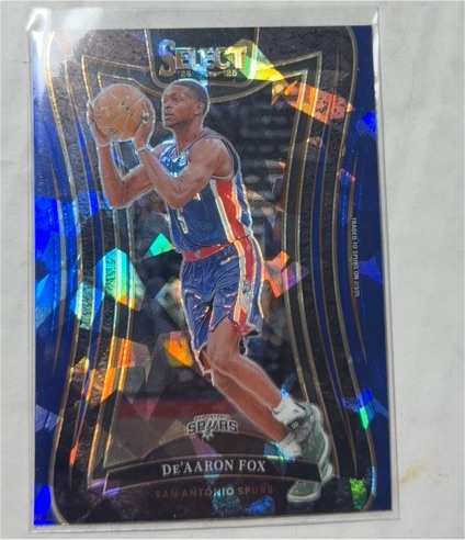 2024-25 Panini Select #3 De'Aaron Fox Blue Cracked Ice Prizm — front
