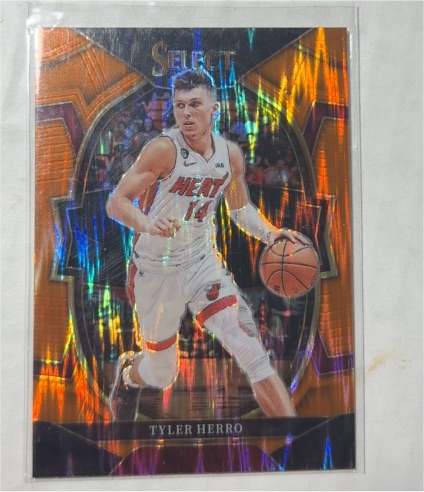 2022-23 Panini Select #43 Tyler Herro Orange Flash Prizm Miami Heat — front