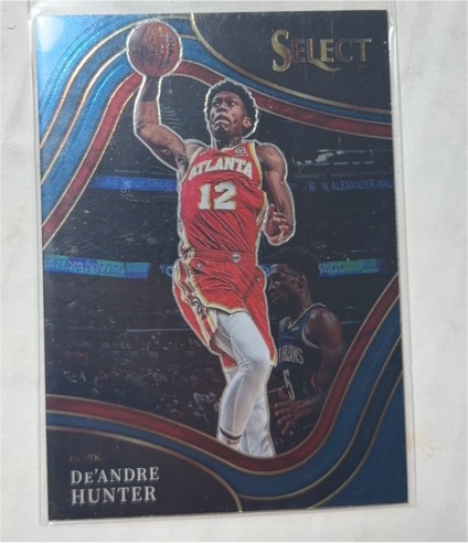 2021-22 Panini Select Courtside #300 De'Andre Hunter — front