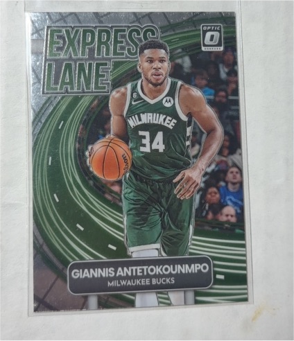 2022-23 Panini Donruss Optic #10 Giannis Antetokounmpo Express Lane — front