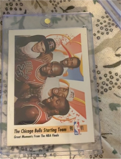 1991-92 Skybox #337 The Chicago Bulls Starting Team — front