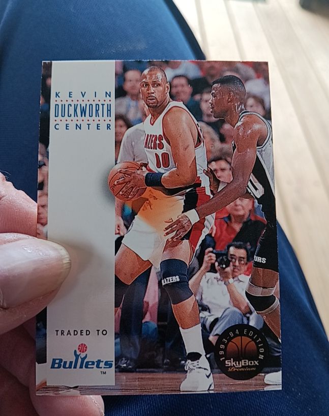 1993-94 SkyBox Premium #181 Kevin Duckworth Washington Bullets — front