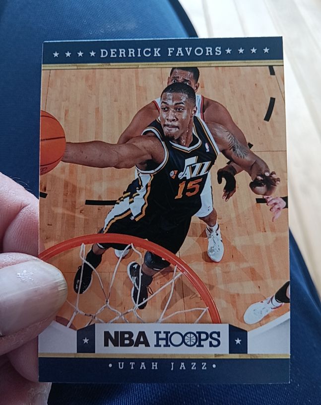 2012-13 Panini NBA Hoops #145 Derrick Favors — front