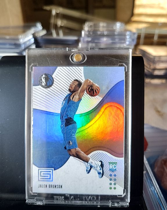 2018-19 Panini Status #173 Jalen Brunson — front