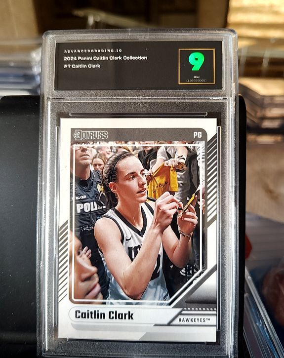 2024 Panini Donruss #7 Caitlin Clark — front