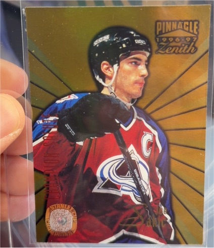 1996-97 Pinnacle Zenith #8 Joe Sakic Champion Salute — front
